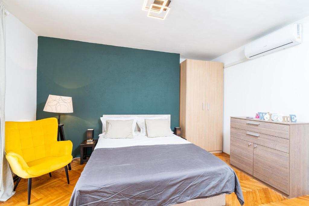 Posteľ alebo postele v izbe v ubytovaní Apartments Marivo Lapad