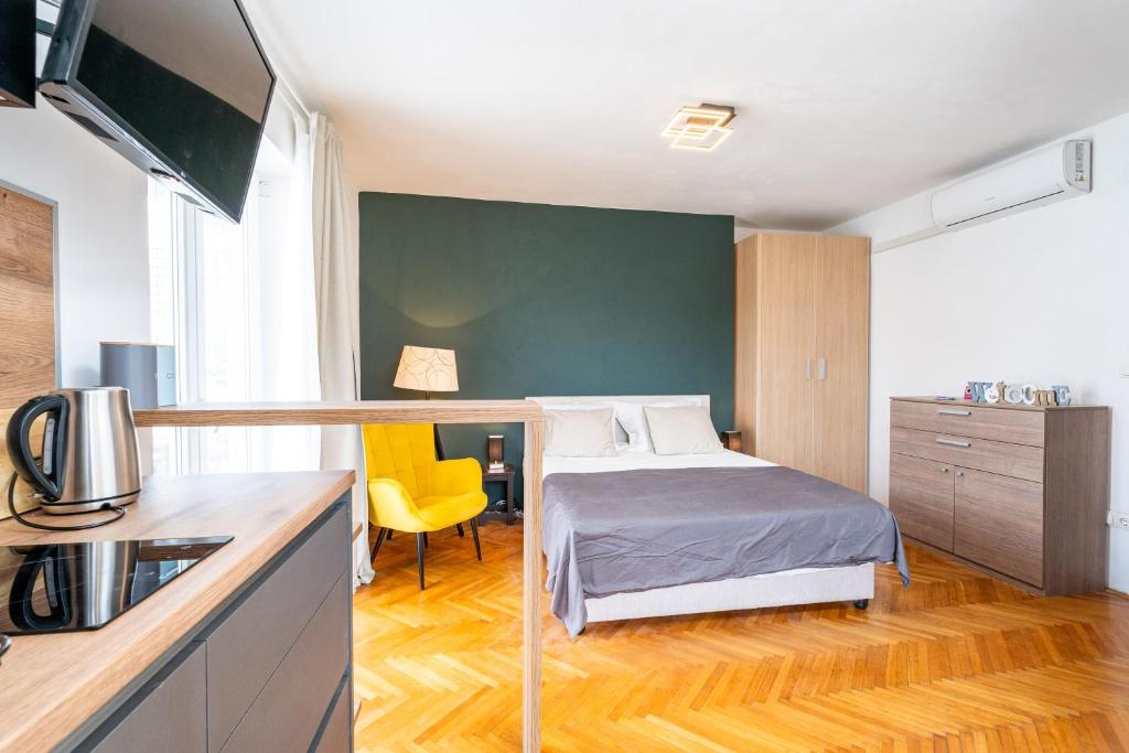 Posteľ alebo postele v izbe v ubytovaní Apartments Marivo Lapad