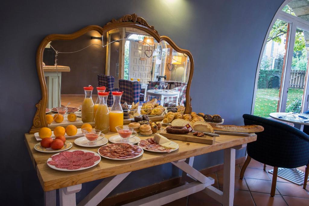 Comida en o cerca de este hotel