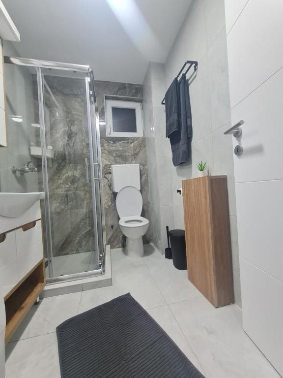 Koupelna v ubytování Marash apartman - stan na dan