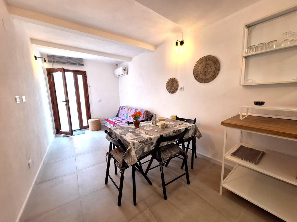 Posezení v ubytování Sunset Beach House Buggerru