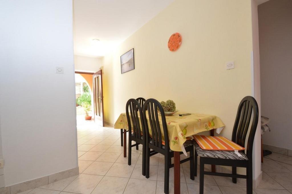 Posezení v ubytování Apartments by the sea Mali Losinj (Losinj) - 14844