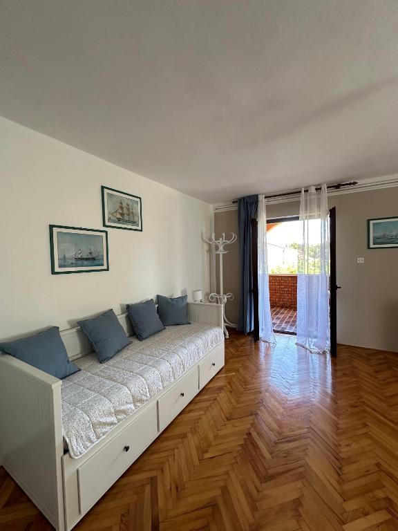 Apartments by the sea Mali Losinj (Losinj) - 14844 - Apartamento De Un Dormitorio Con Terraza