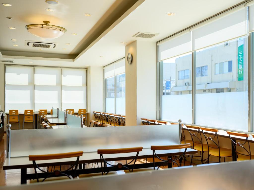 Restaurace v ubytování Hotel Econo Kameyama