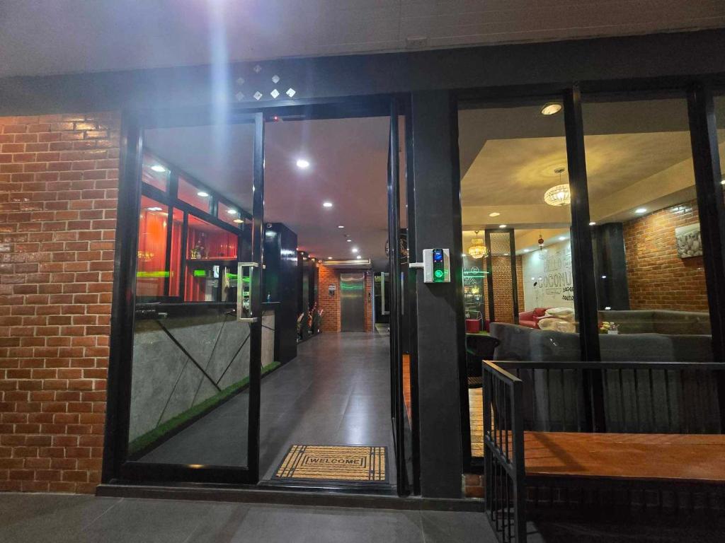 Coconut budget & boutique - Resim 18