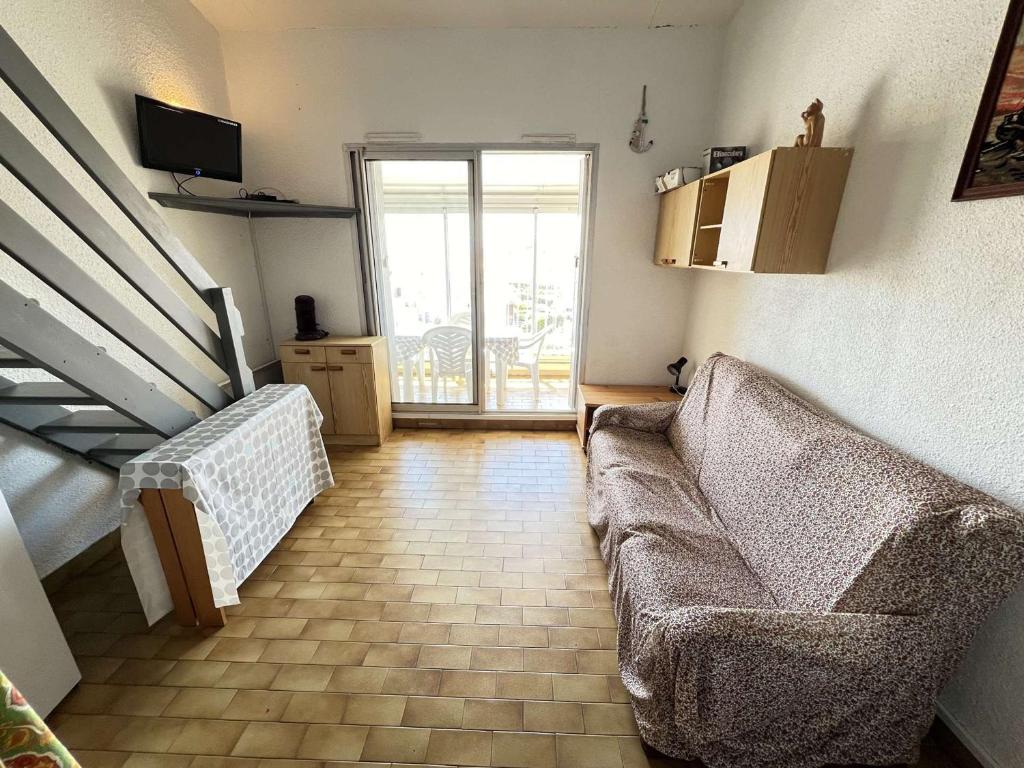 Studio avec cabine + mezzanine pour 4 pers, loggia, proche plage, parking privé