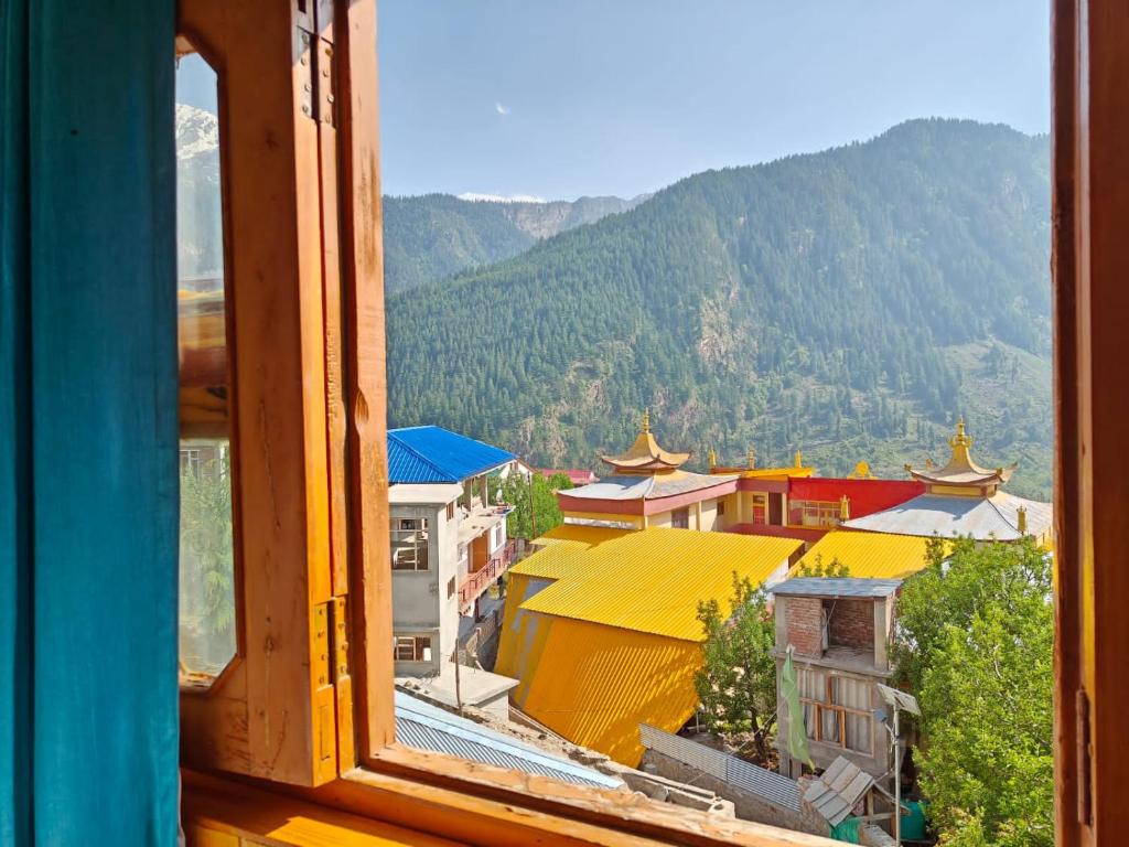 Hotel Kamru - Housity