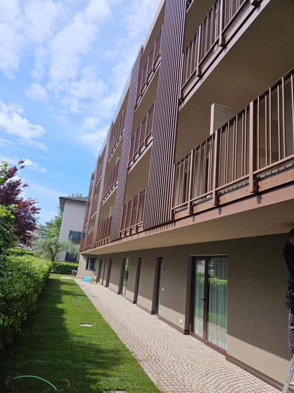Budova, kde se aparthotel nachází