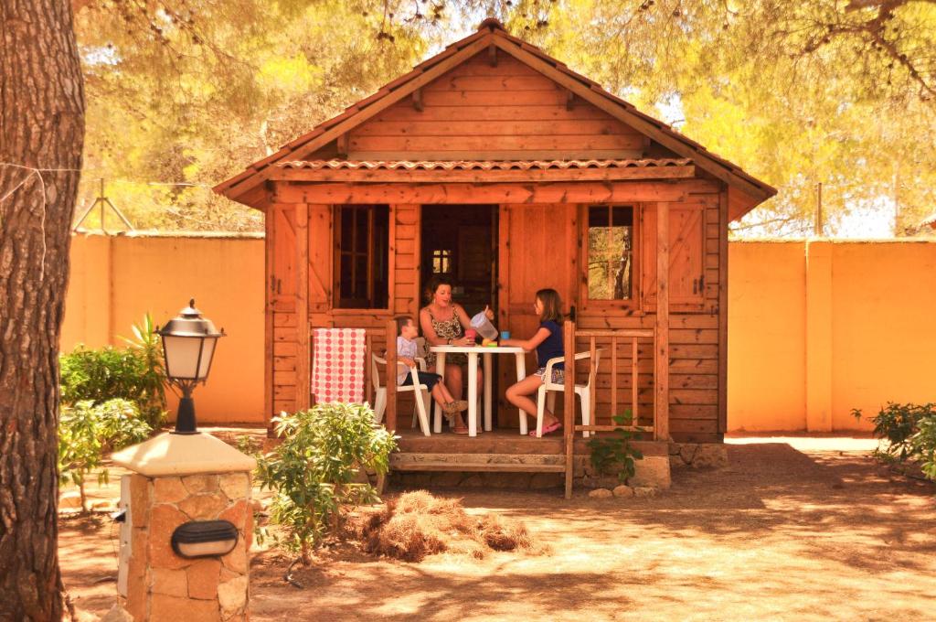 Booking.com: Camping Cala Nova , Es Cana, Spagna - 88 Giudizi degli ospiti  . Prenota ora il tuo hotel!