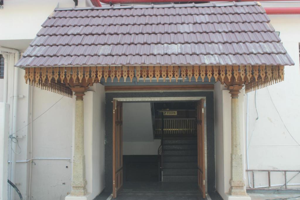 Exteriér nebo vchod ubytování Hotel Saratharajans