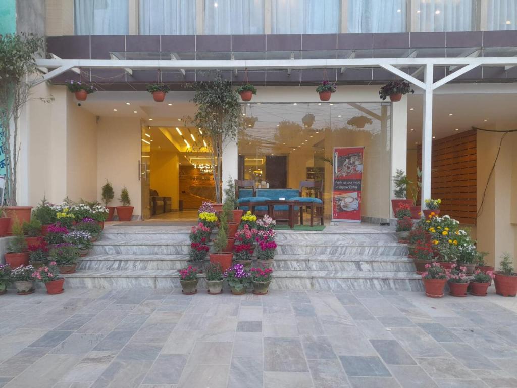 Apex Business Hotel - Tribhuvan International Airport, Kathmandu 외관 또는 출입문
