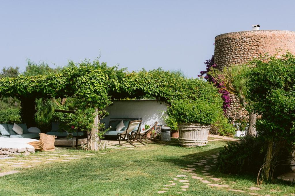 Vonkajšia záhrada v ubytovaní Can Quince Balafia Ibiza Hotel - Turismo de Interior