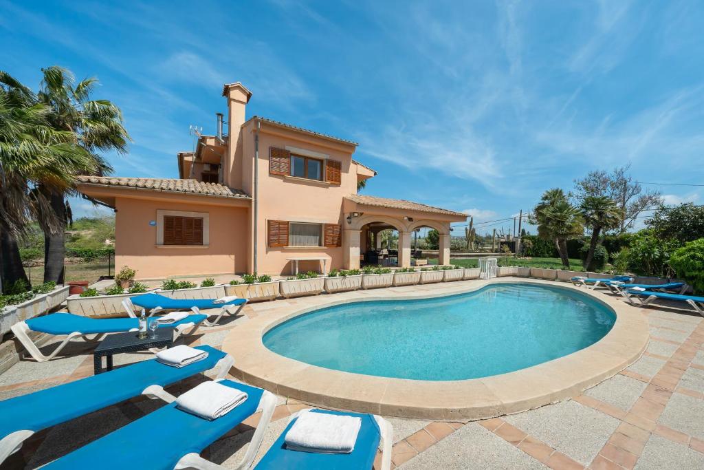 an image of a villa with a swimming pool at Villa Son Ferriol in Palma de Mallorca