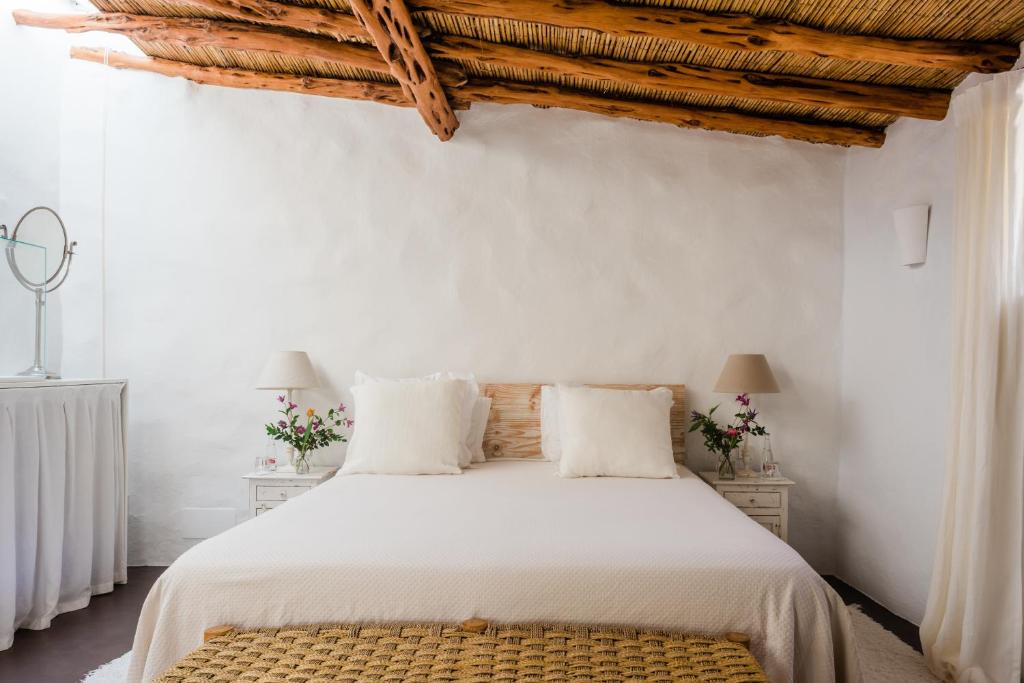 Posteľ alebo postele v izbe v ubytovaní Can Quince Balafia Ibiza Hotel - Turismo de Interior