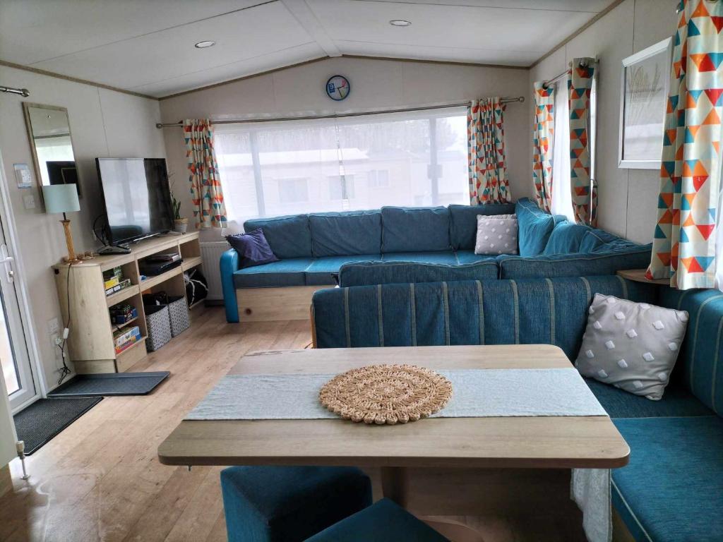 Χώρος καθιστικού στο Abi static caravan close to Edinburgh