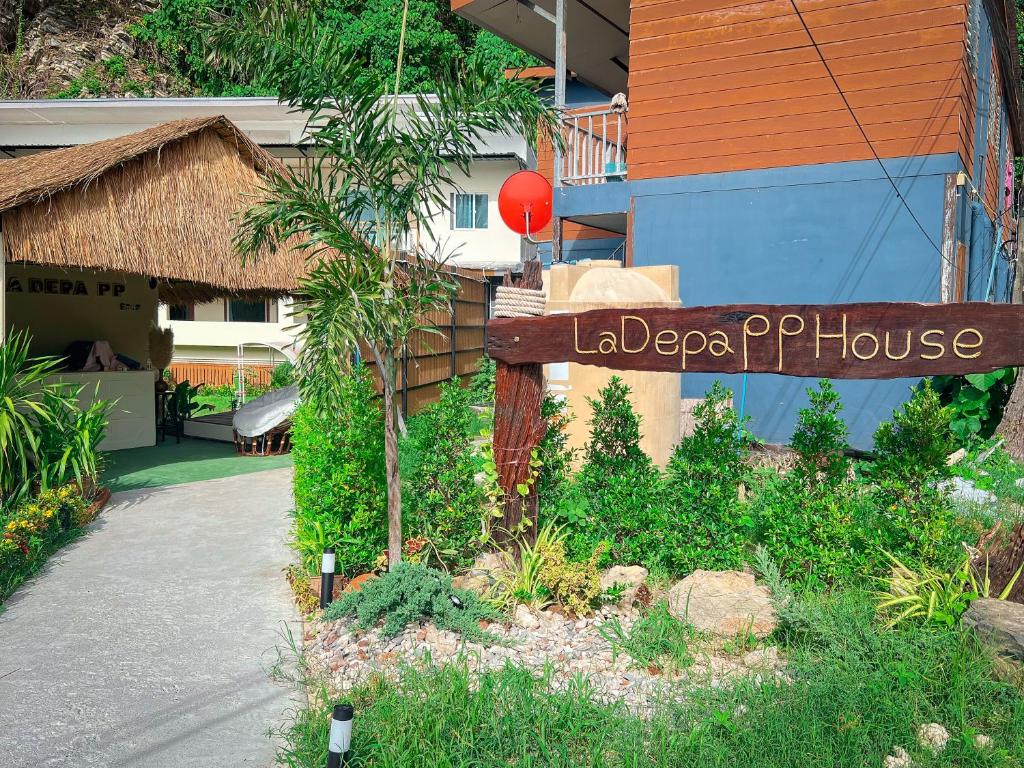 La Depa PP House Room