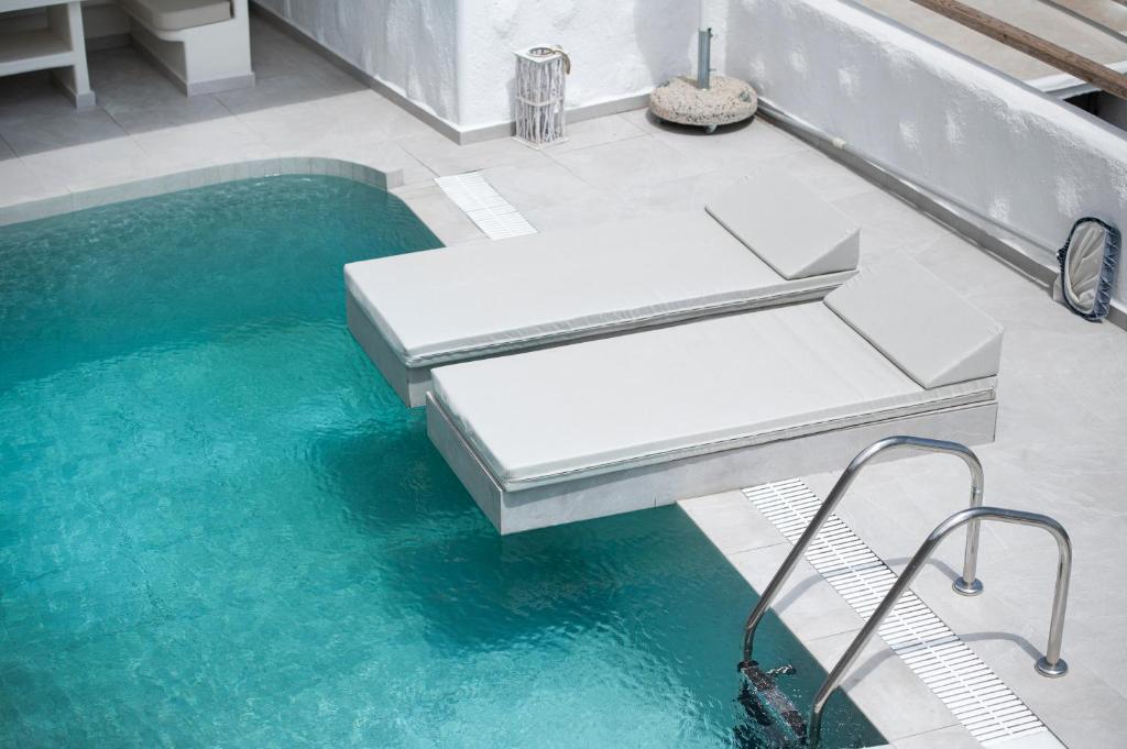 La alberca dentro o cerca de Dream Villa Santorini