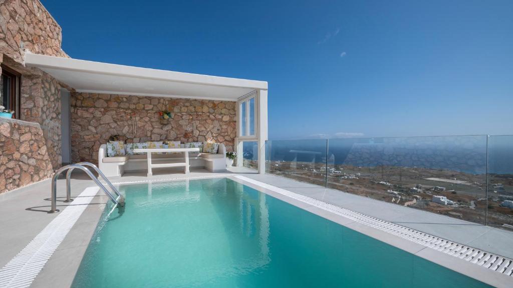 La alberca dentro o cerca de Dream Villa Santorini