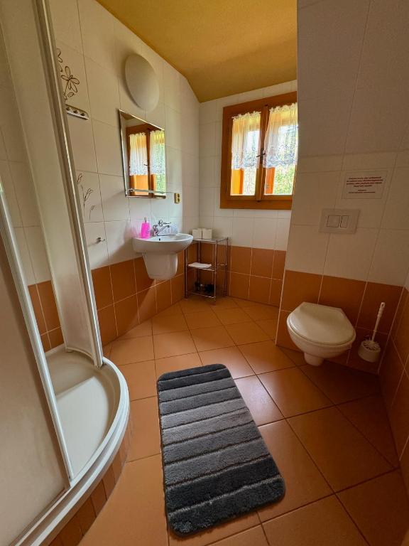 Kúpeľňa v ubytovaní Apartmány Podťaté