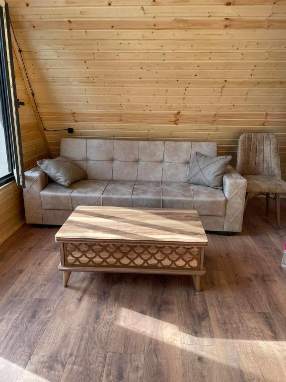 Posezení v ubytování eco house WALKOTI