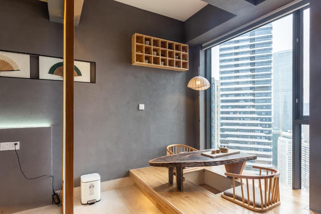 Fotografie z fotogalerie ubytování 重庆解放碑阳崽民宿高层新中式景观Youngzai Apt in Jiefangbei 5 v destinaci Čchung-čching