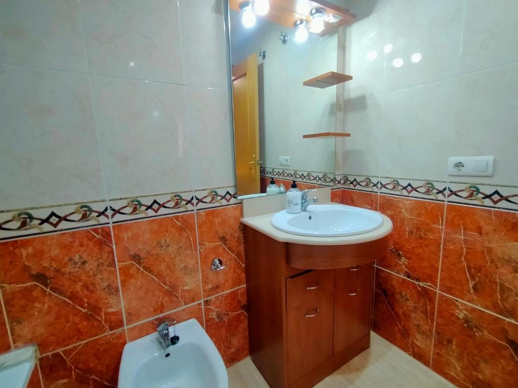 A bathroom at ACV - Costa Marina I-1ª linea planta 2 sur