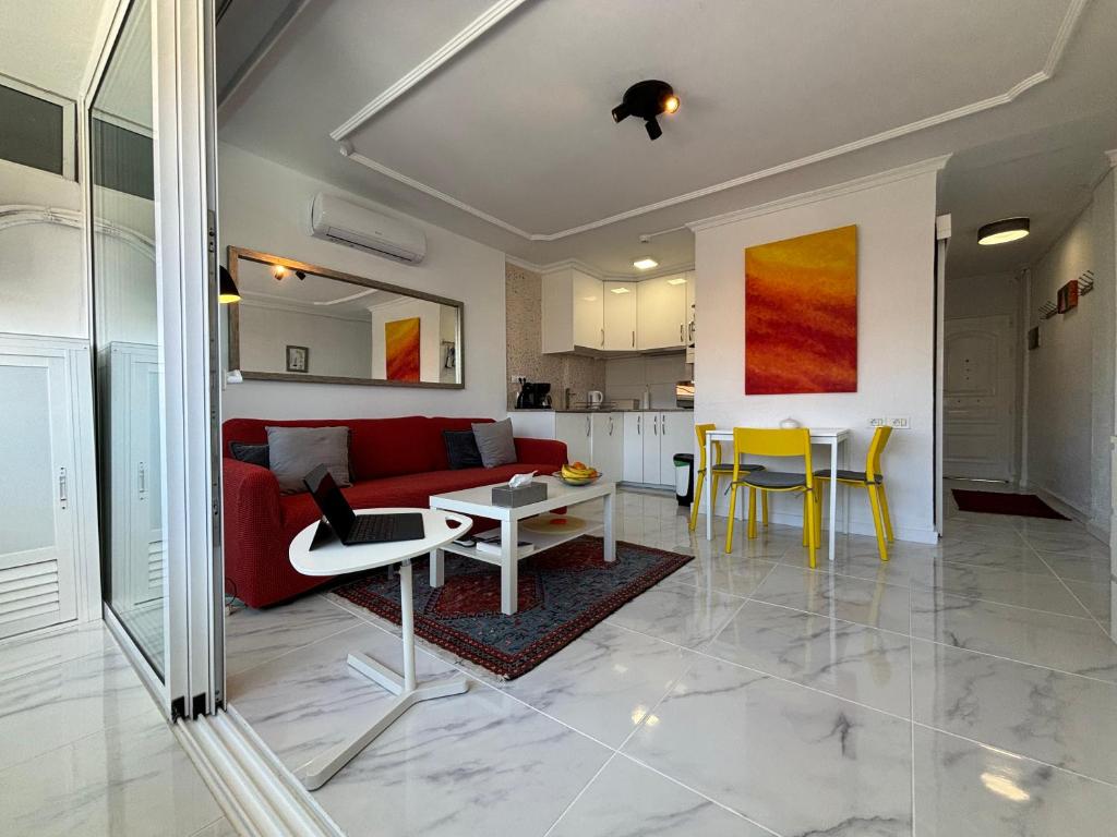 A kitchen or kitchenette at Teror 503