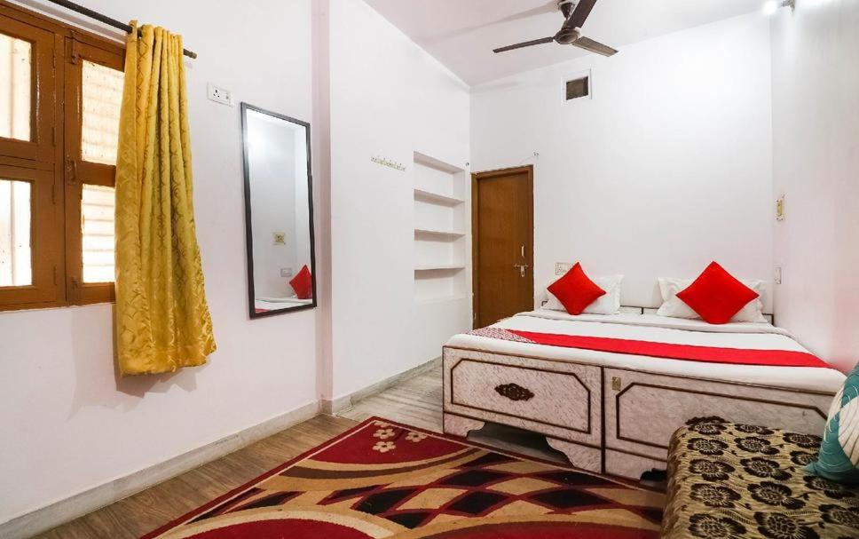 Kesher Paying Guest House - 带共享浴室的双人间