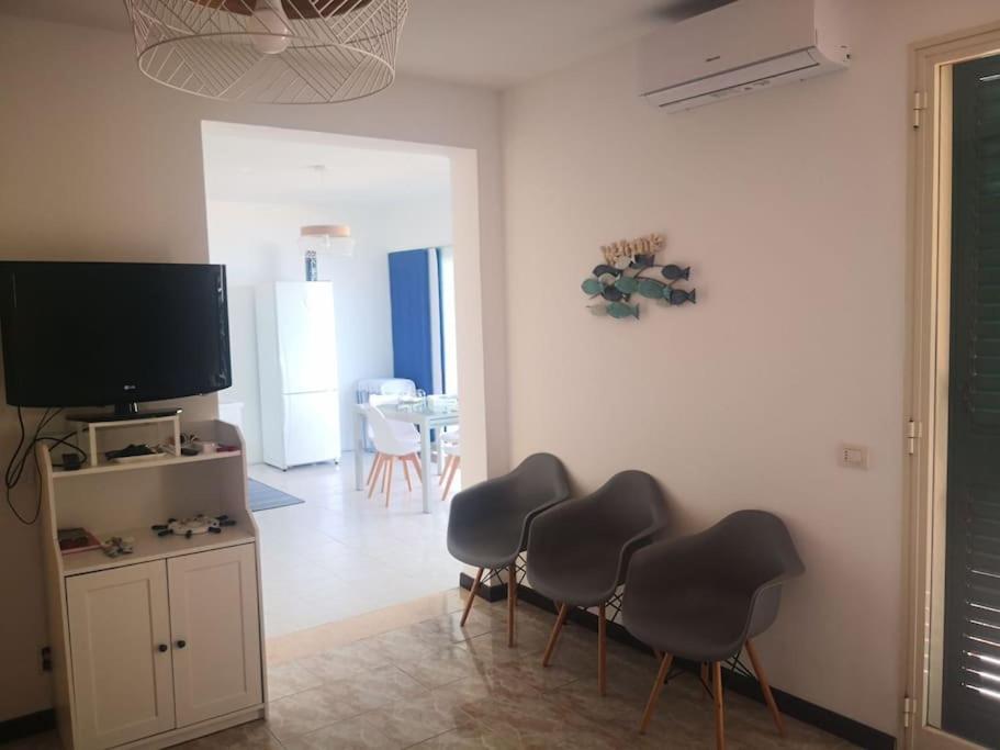TV a/nebo společenská místnost v ubytování Serenity House 80mq vista mare