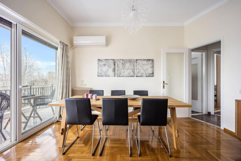 Fotografie z fotogalerie ubytování Bright Central Apartment with Splendid sea view! v destinaci Chalkis