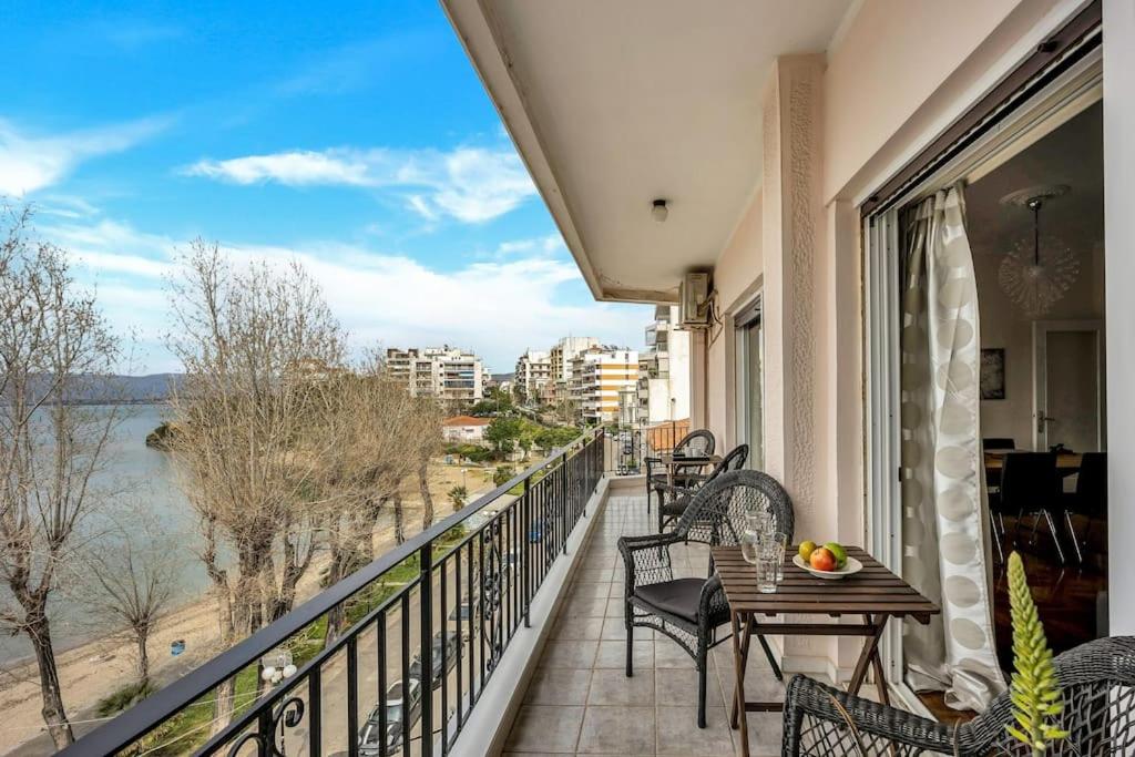 Balkón nebo terasa v ubytování Bright Central Apartment with Splendid sea view!
