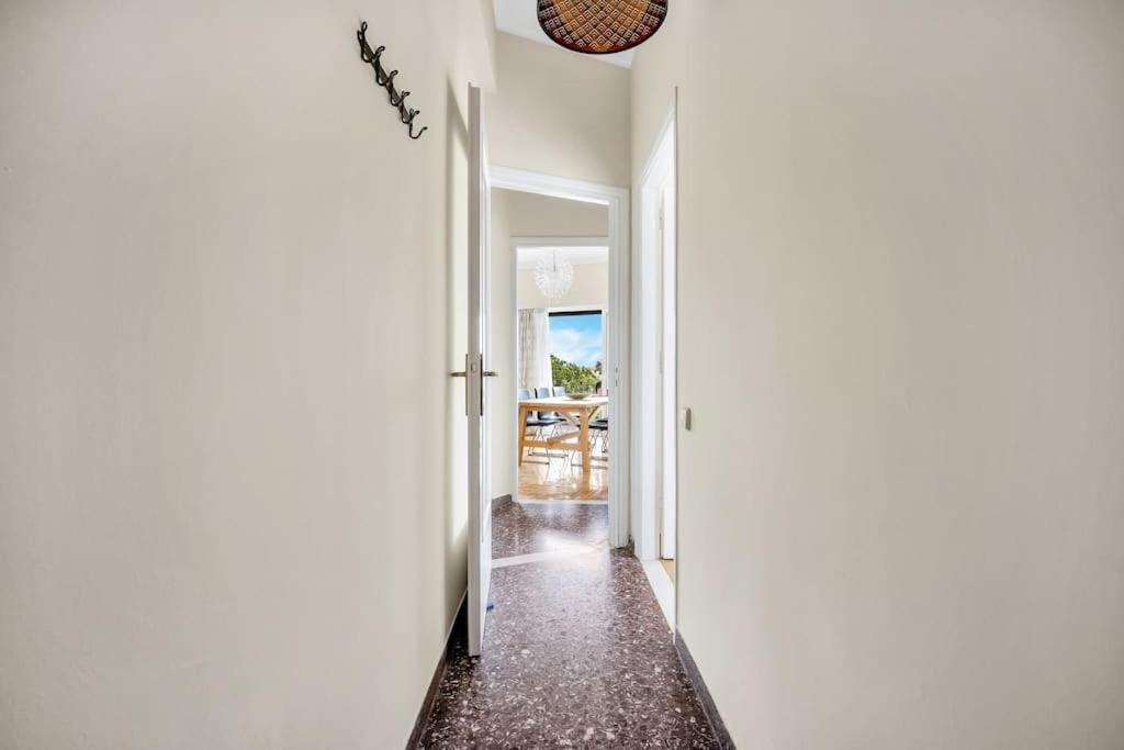 Fotografie z fotogalerie ubytování Bright Central Apartment with Splendid sea view! v destinaci Chalkis