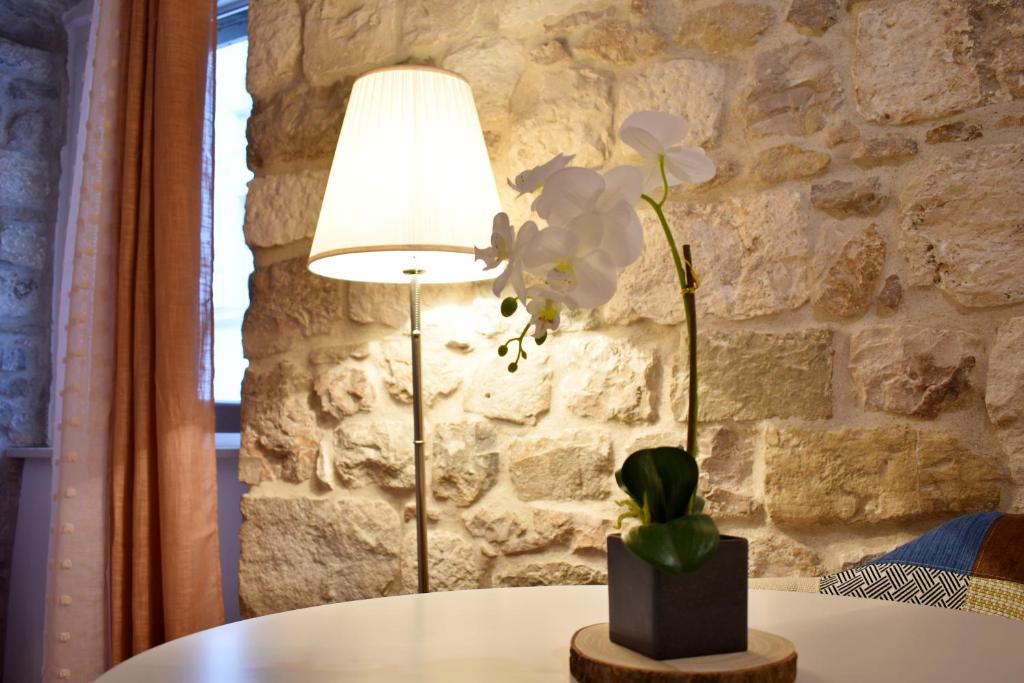 Split Old Town Suites - 18