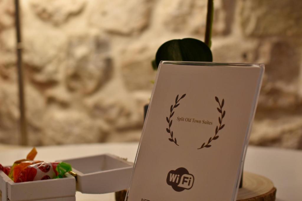 Split Old Town Suites - 19