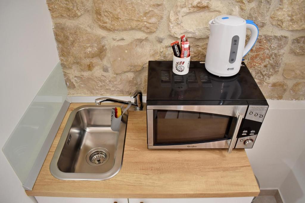 Split Old Town Suites - 16