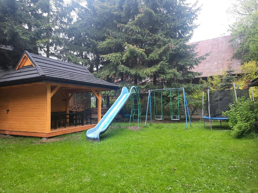 Vonkajšia záhrada v ubytovaní Apartament dwupoziomowy u Samków
