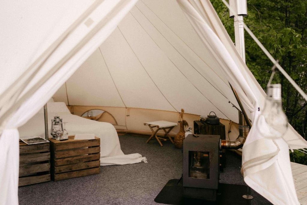 Falkeröd - Lyxig glamping i naturreservat ink frukost - Tente