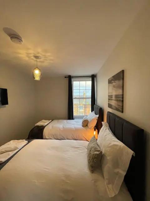 Superb 2 Bedroom Sea View Flat 5