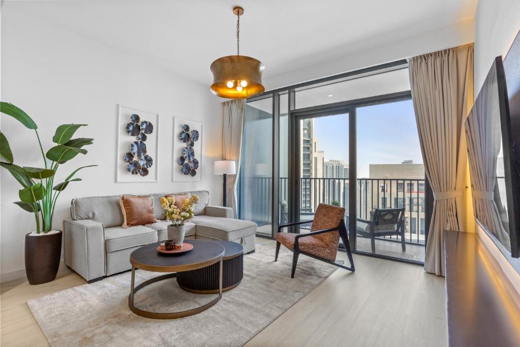 Photo inspiration: Luxury Living With Panoramic View In Creek Harbour Dubai Updated Photo Inspiration