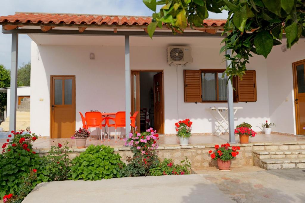 Gallery image of Brahimi Guest House in Ksamil