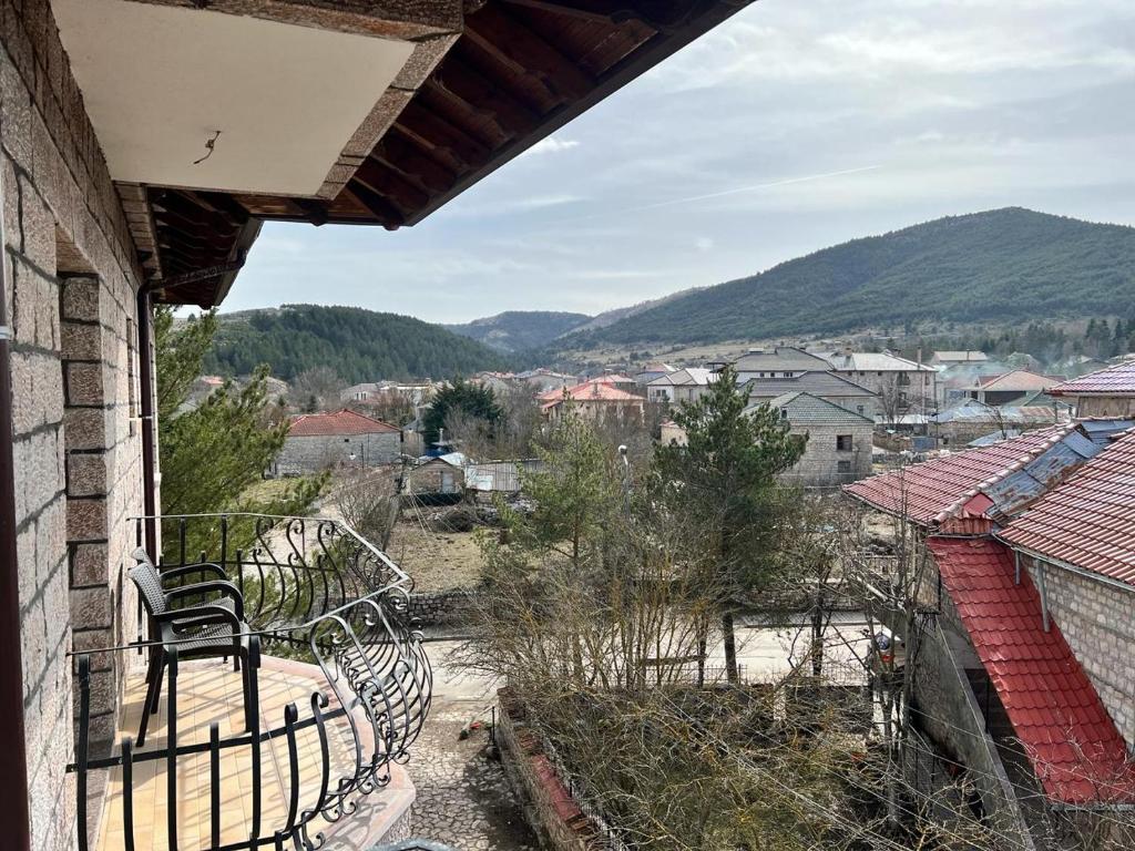Nespecifikovaný výhled na hory nebo výhled na hory při pohledu z hotelu