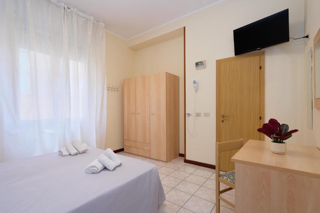 HOTEL JOLANDA - Habitación Económica Doble O Twin