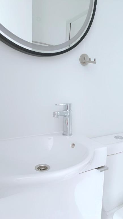 Koupelna v ubytování Larvella Estia Luxury Suites