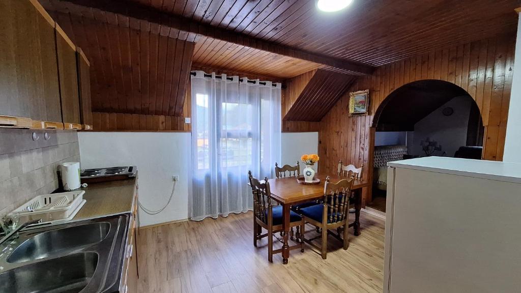 Kuchyň nebo kuchyňský kout v ubytování Nest for rest