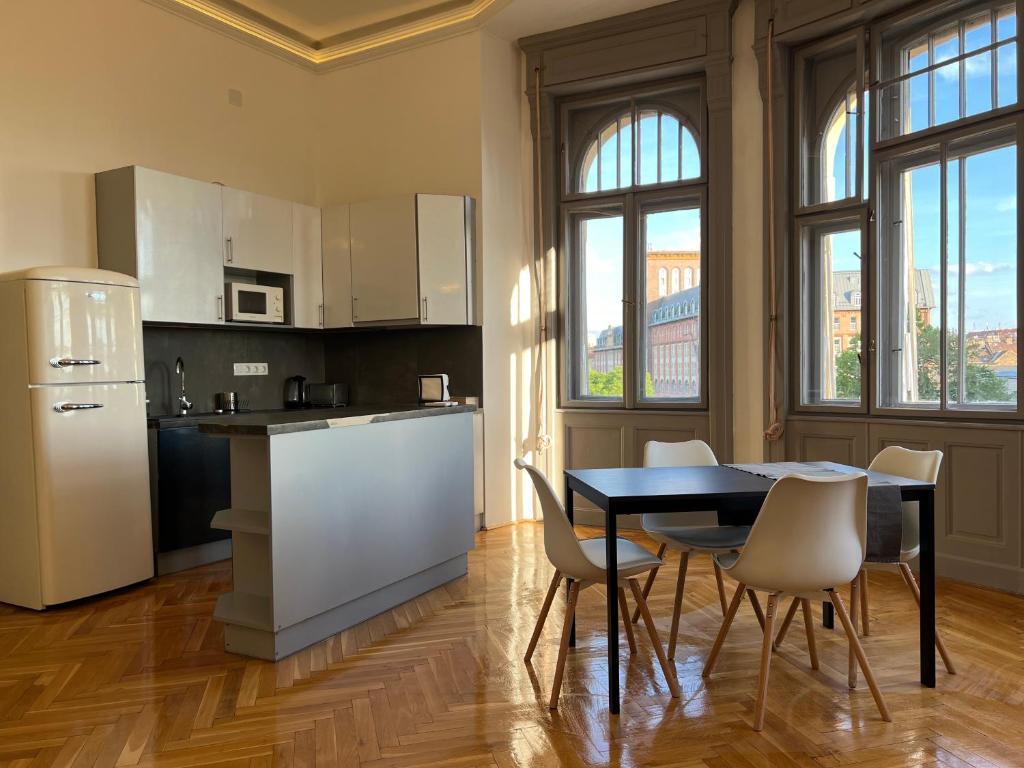F14 Guesthouse 1081 Budapest, 14 Fiumei út kép - 1