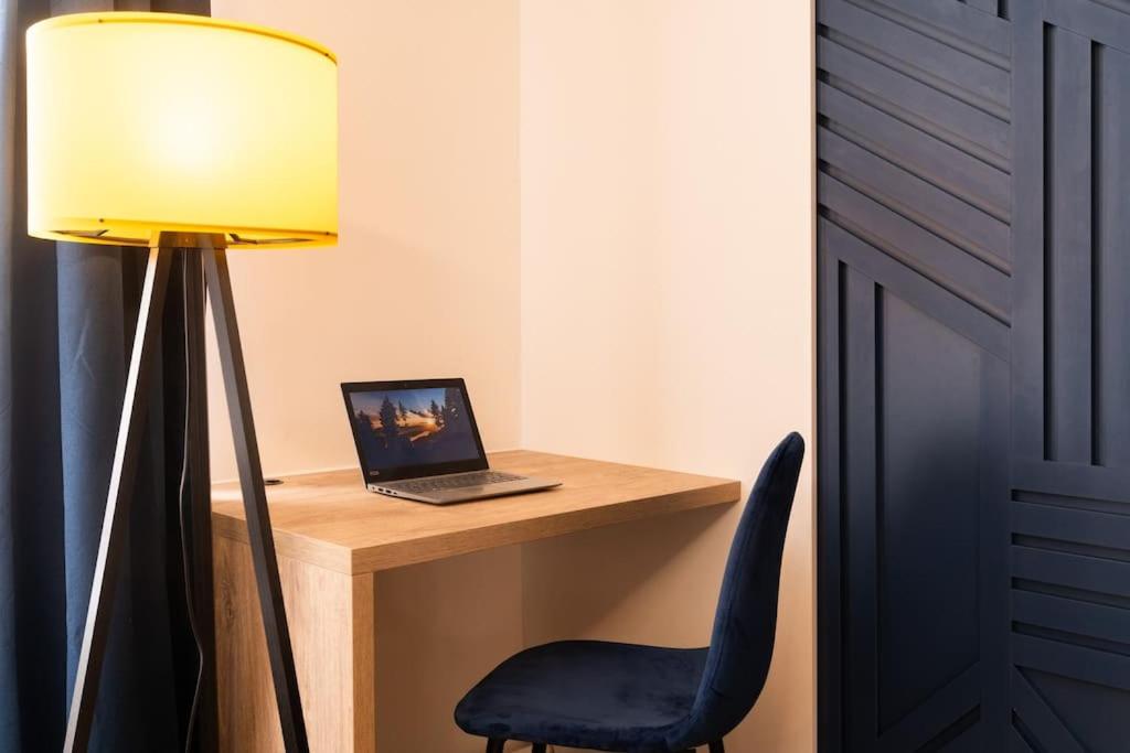 TV a/nebo společenská místnost v ubytování Family Apartment Grohova