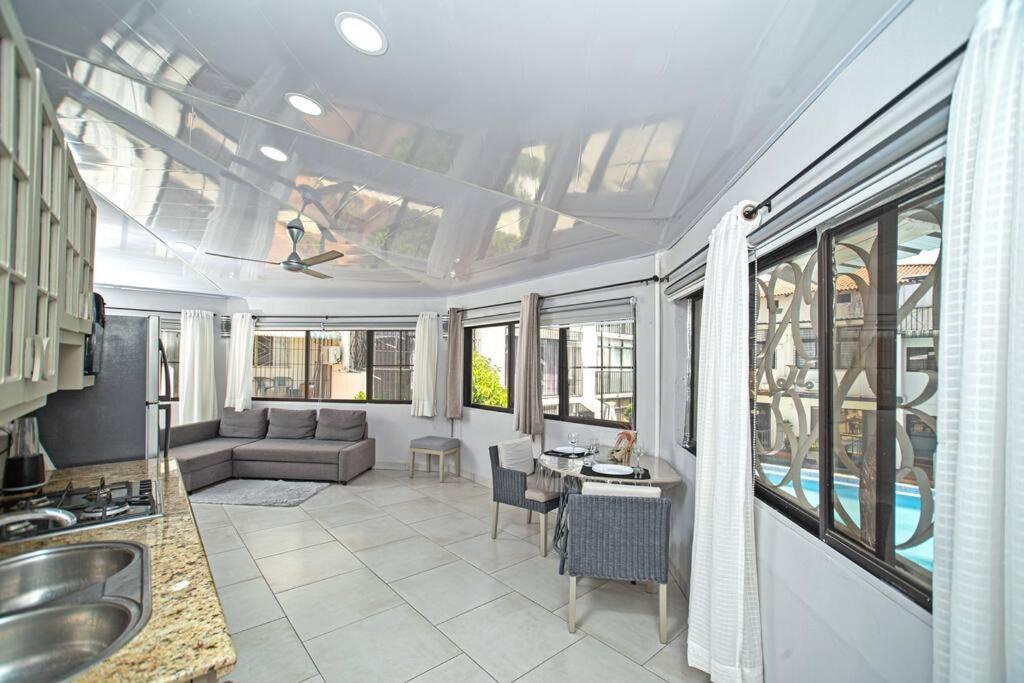 1Bedroom Pool View Apt Center of Sosua Fast Wifi ., Sosúa Updated