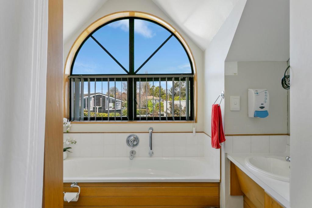 Cascades Lakefront Motel - Resim 32