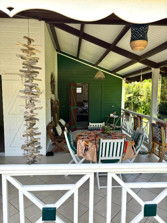 Fotografie z fotogalerie ubytování La Maison Créole du Flamboyant - Proche des Plages v destinaci Anse-Bertrand