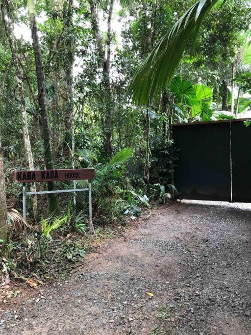 Zahrada ubytování Kaba Kada House - Daintree Rainforest